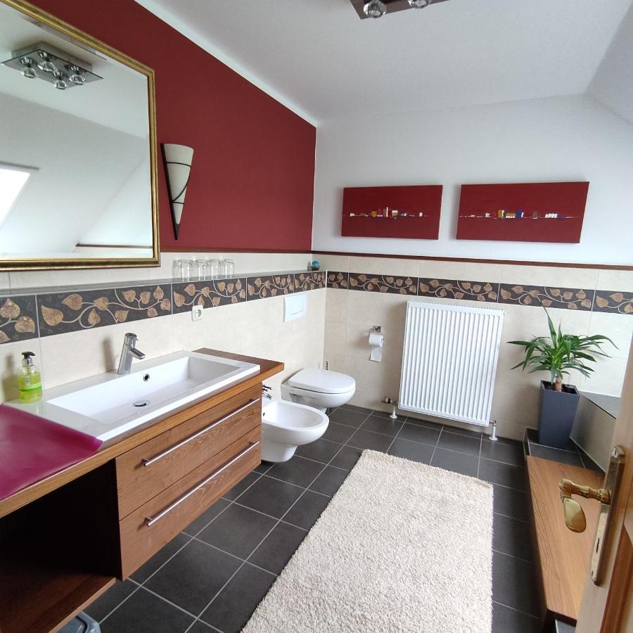 Ferienwohnung Adelhardt Eckersdorf Εξωτερικό φωτογραφία